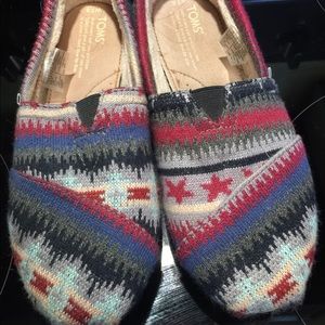 TOMS SHOES